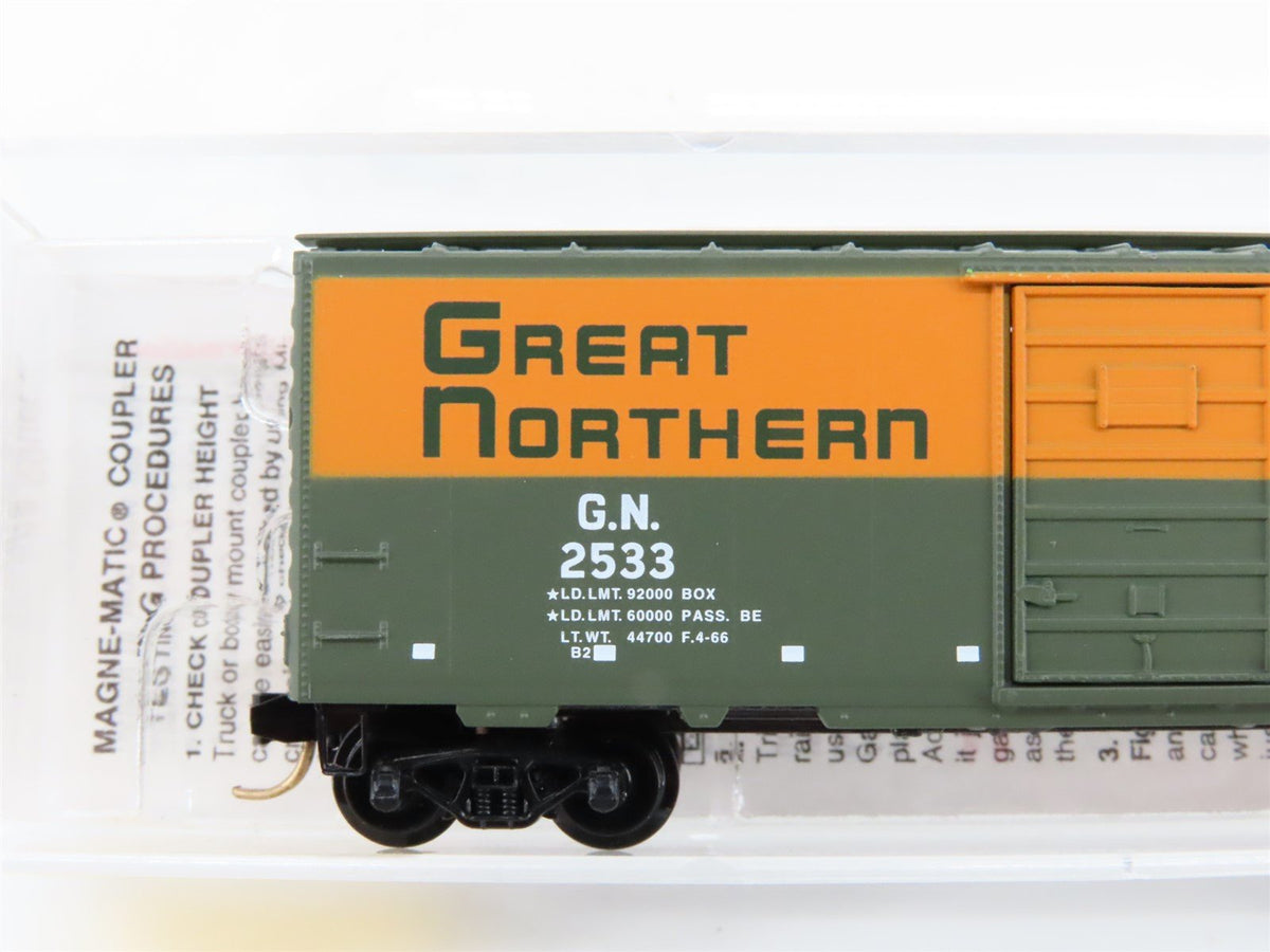 N Scale Micro-Trains MTL 20226 GN Great Northern 40&#39; Single Door Box Car #2533