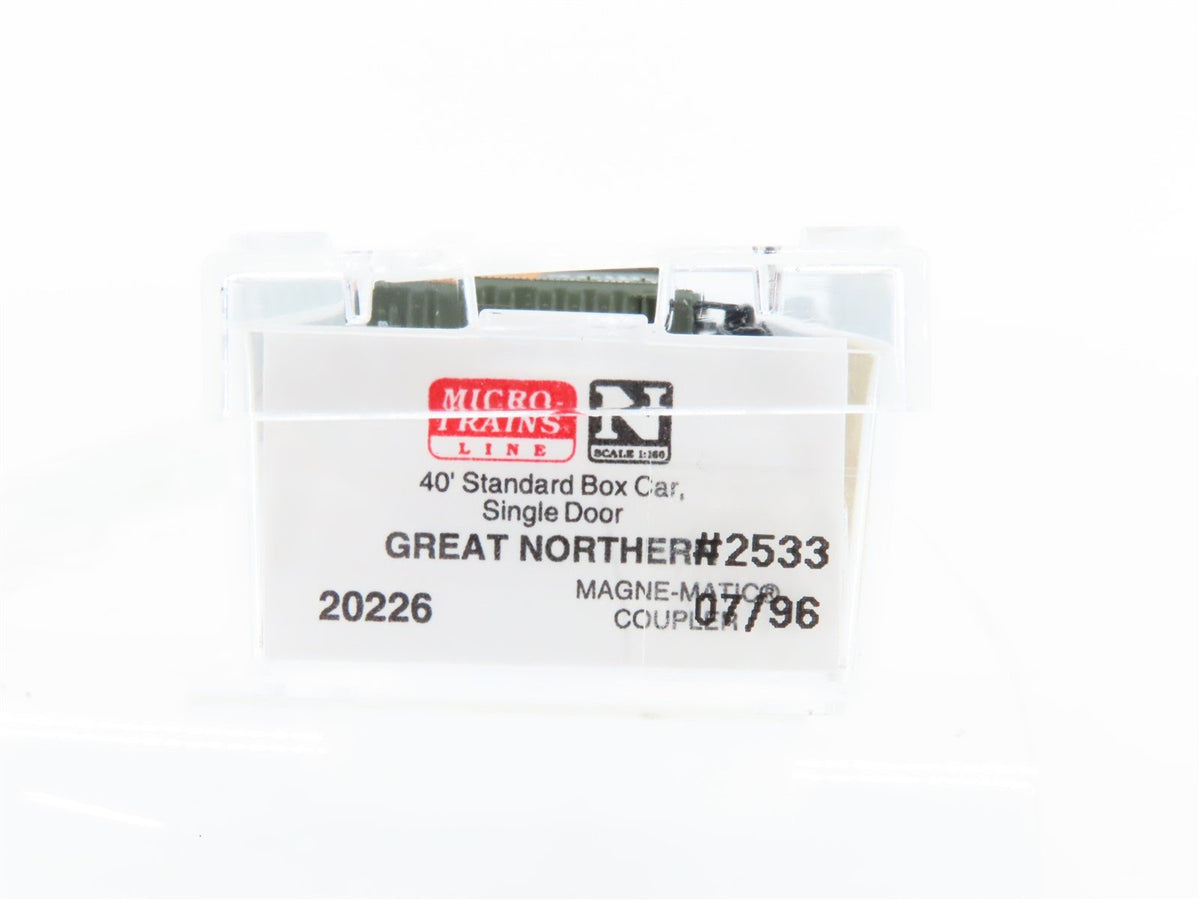 N Scale Micro-Trains MTL 20226 GN Great Northern 40&#39; Single Door Box Car #2533