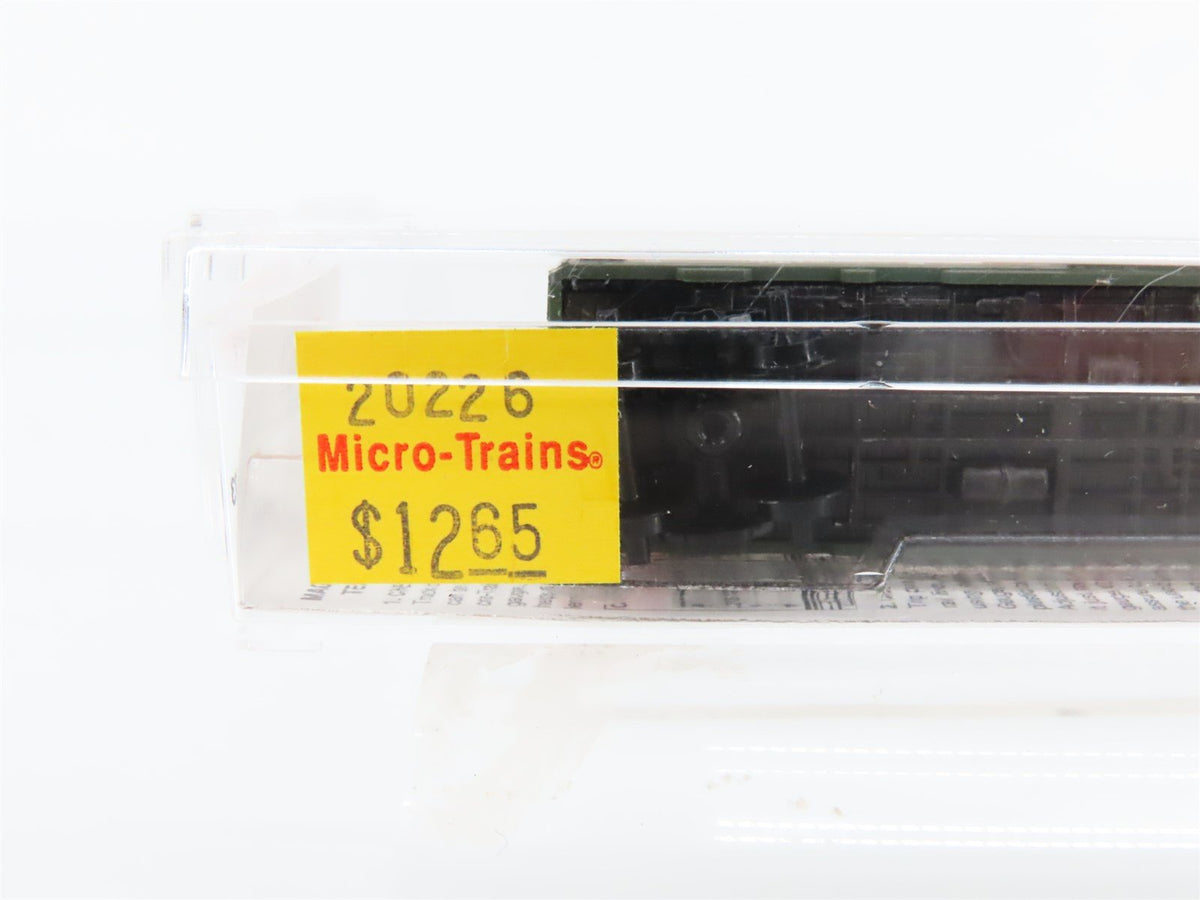 N Scale Micro-Trains MTL 20226 GN Great Northern 40&#39; Single Door Box Car #2533