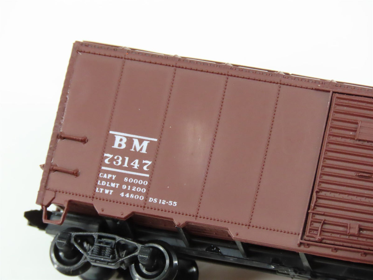 N Scale Neal&#39;s N-Gauging Trains IMSR-02 BM Boston &amp; Maine 40&#39; Box Car #73147