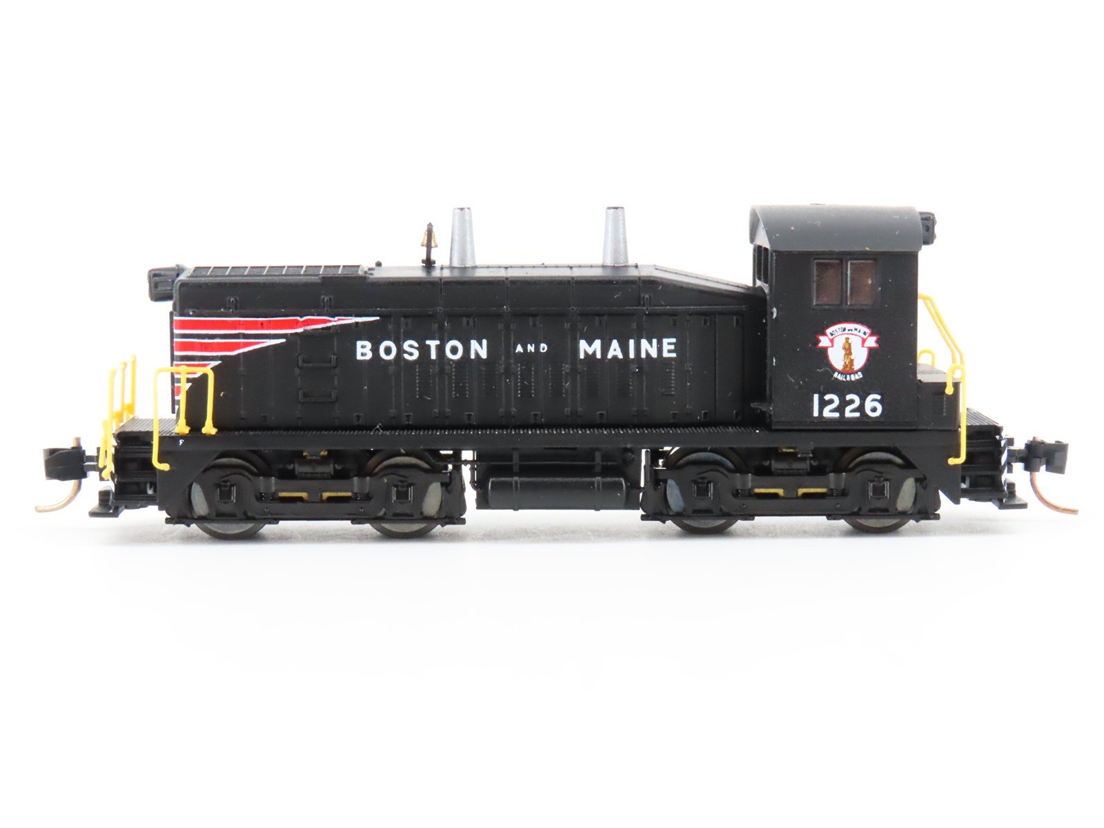 N Scale Life-Like B&M Boston & Maine SW9/1200 Diesel Locomotive #1226