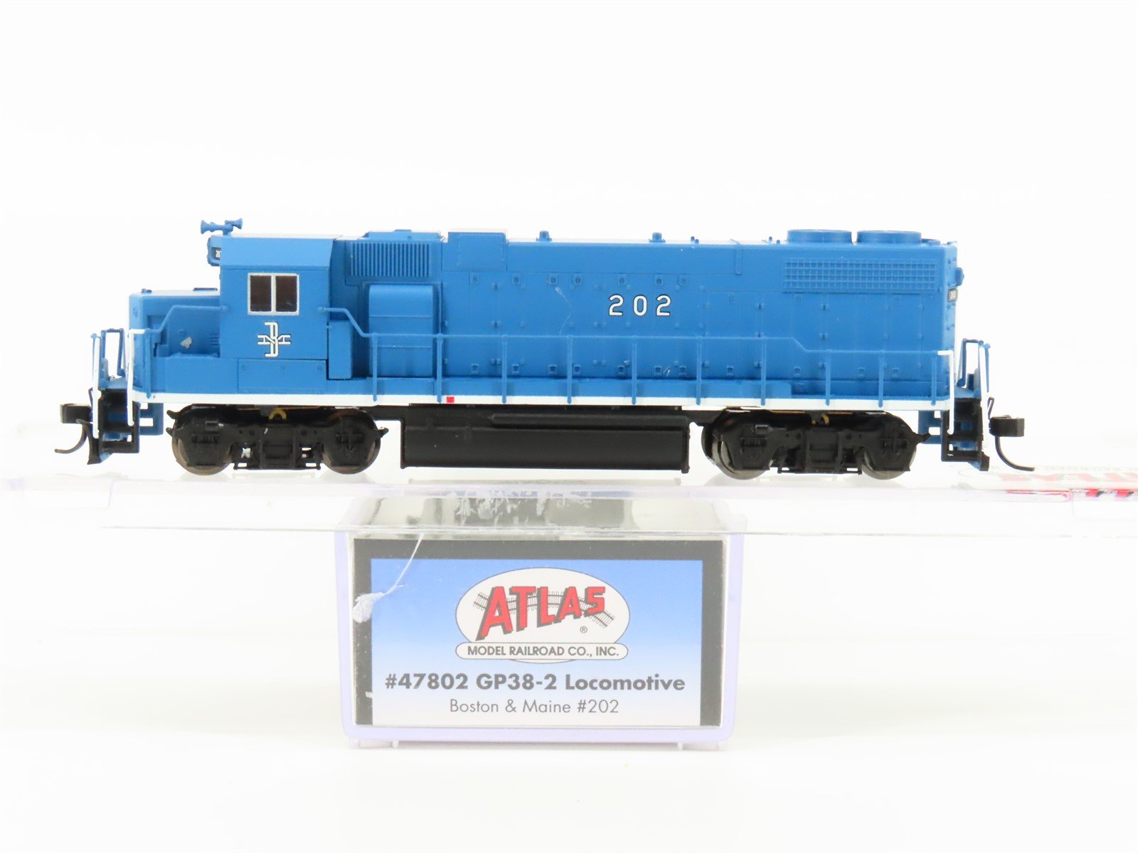 N Scale Atlas 47802 B&M Boston & Maine GP38-2 Diesel Locomotive #202 w/ DCC