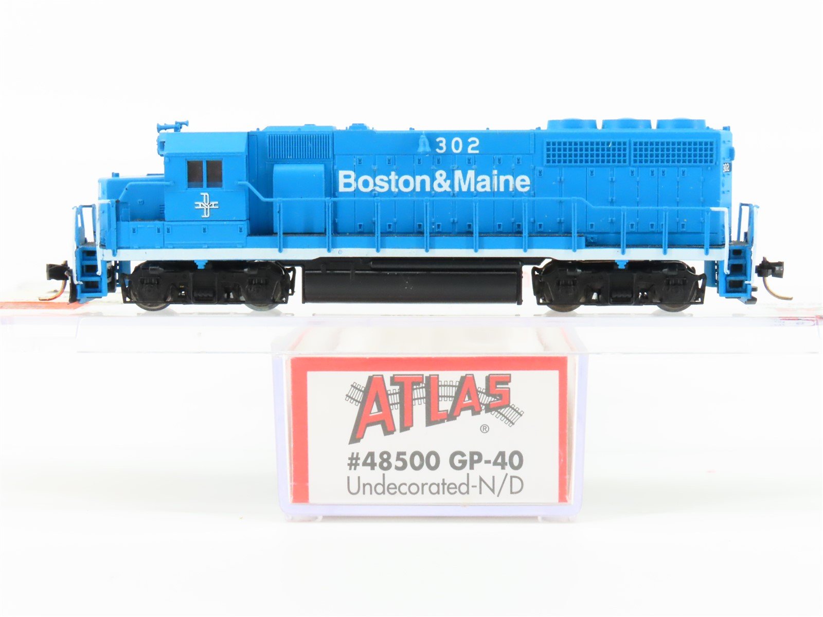 N Scale Atlas 48500 B&M Boston & Maine GP40 Diesel Locomotive #302 Custom