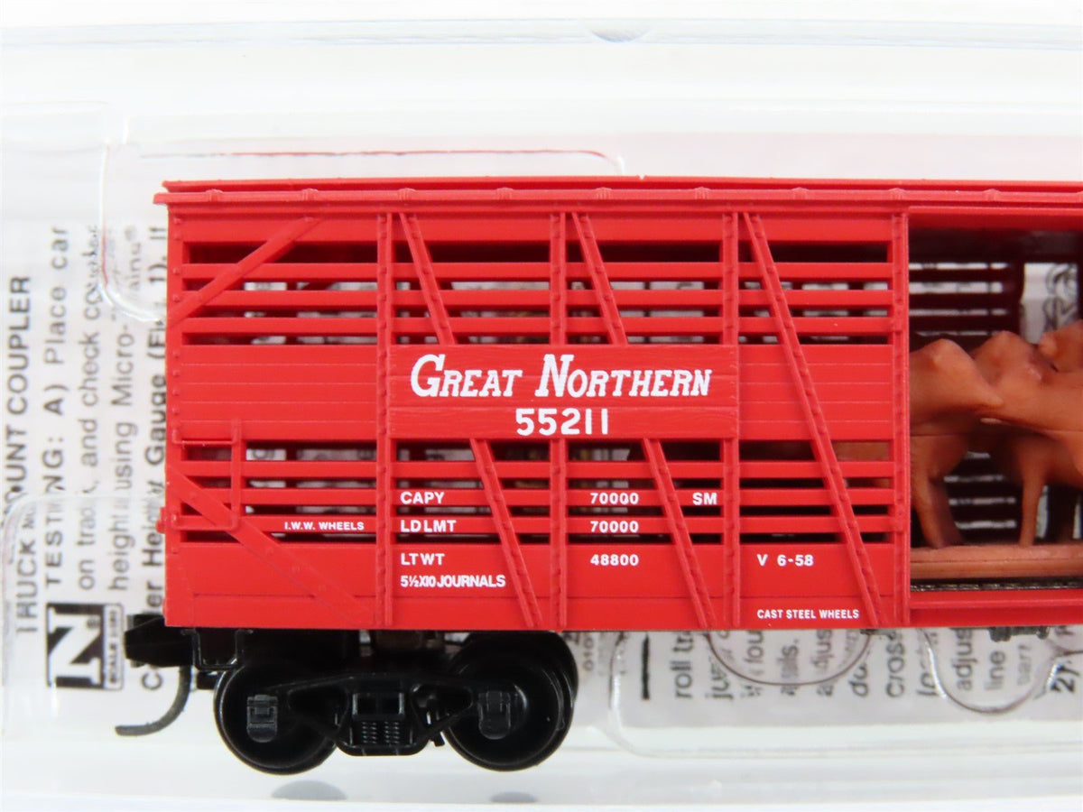 N Micro-Trains MTL 03500021 GN Great Northern 40&#39; Stock Car #55211 w/ Cattle