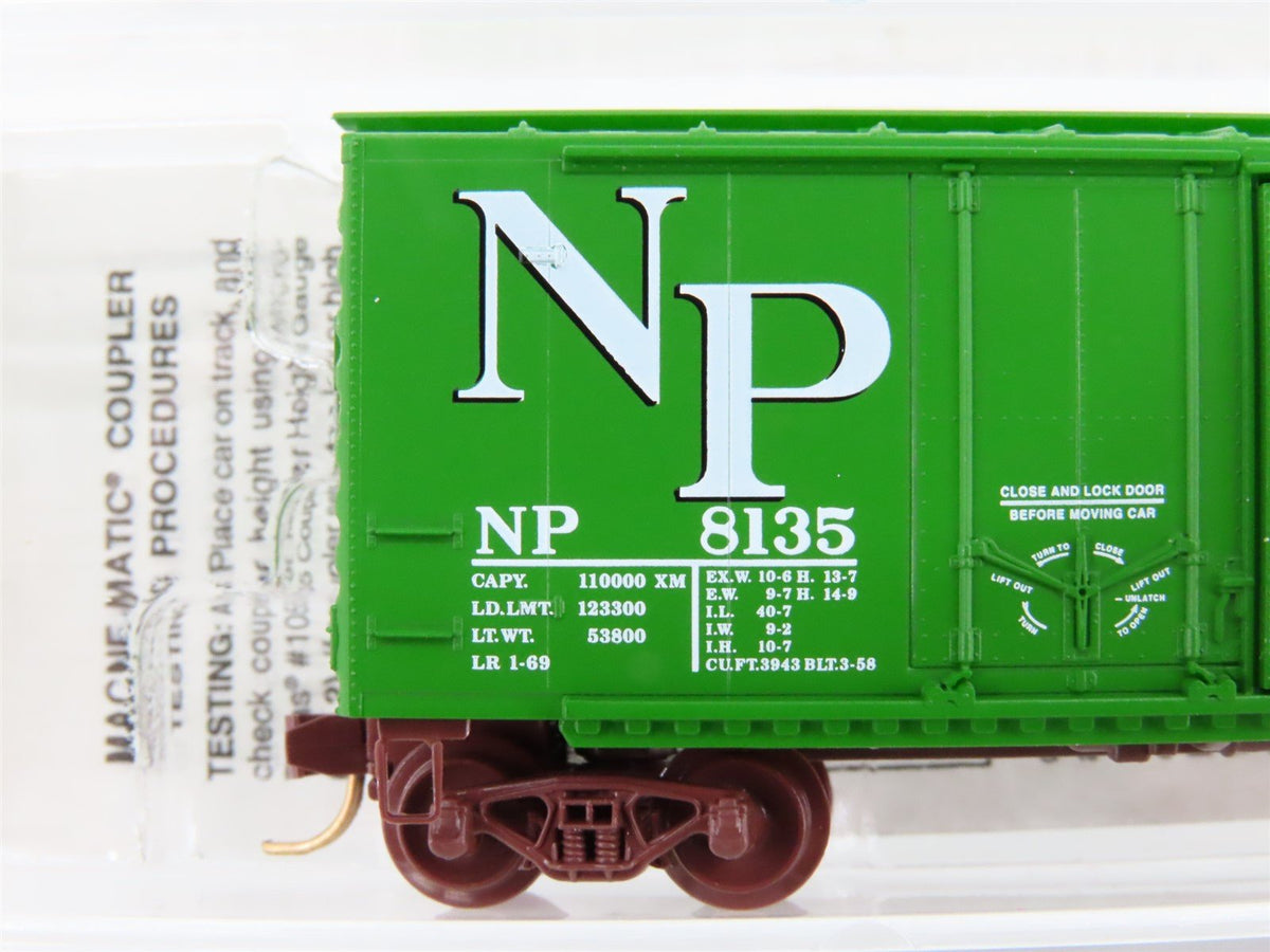 N Scale Micro-Trains MTL 22090 NP Northern Pacific 40&#39; Box Car #8135