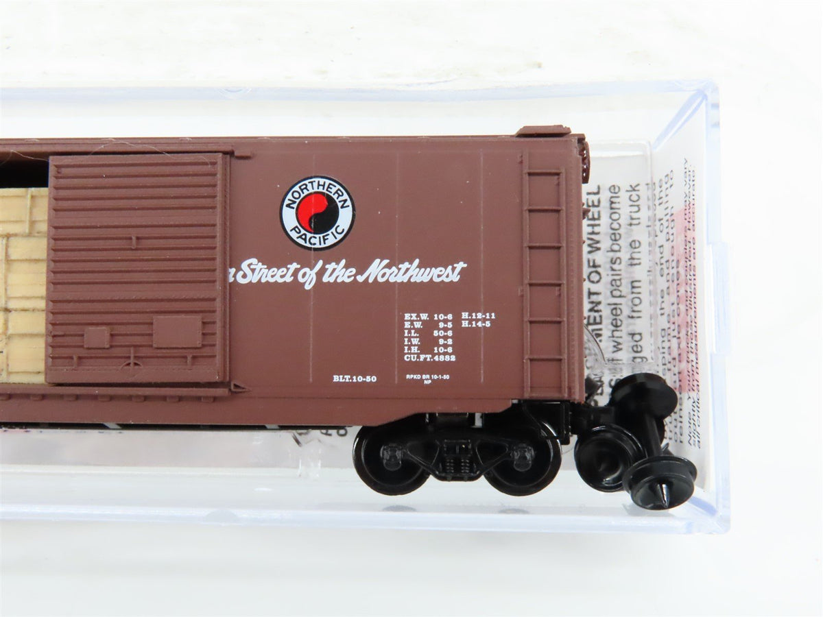 N Micro-Trains MTL 03100060 NP Northern Pacific 50&#39; Box Car w/ Interior Load