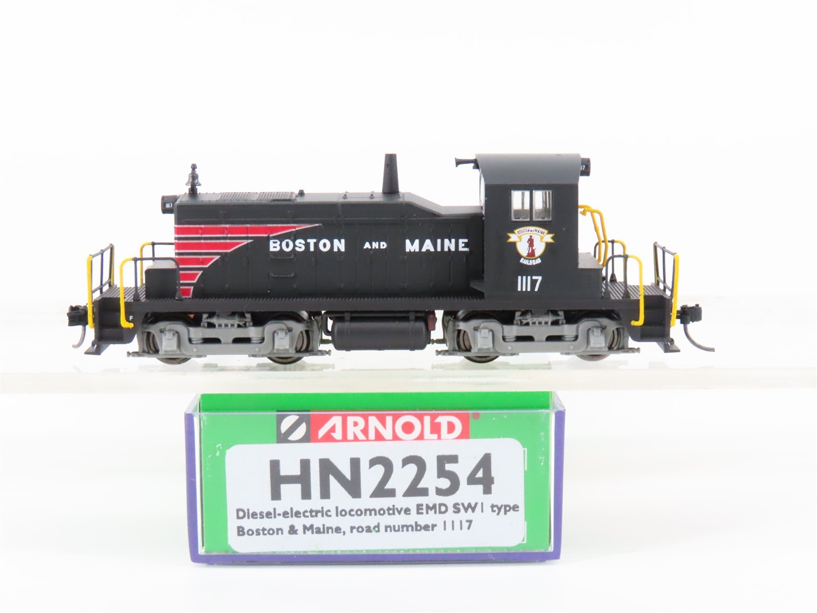 N Scale Arnold HN2254 B&M Boston & Maine SW1 Diesel Locomotive #1117