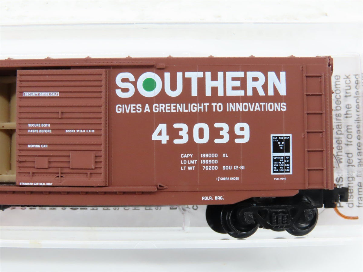 N Scale Micro-Trains MTL 03700030 SOU Southern Railway 50&#39; Box Car #43039