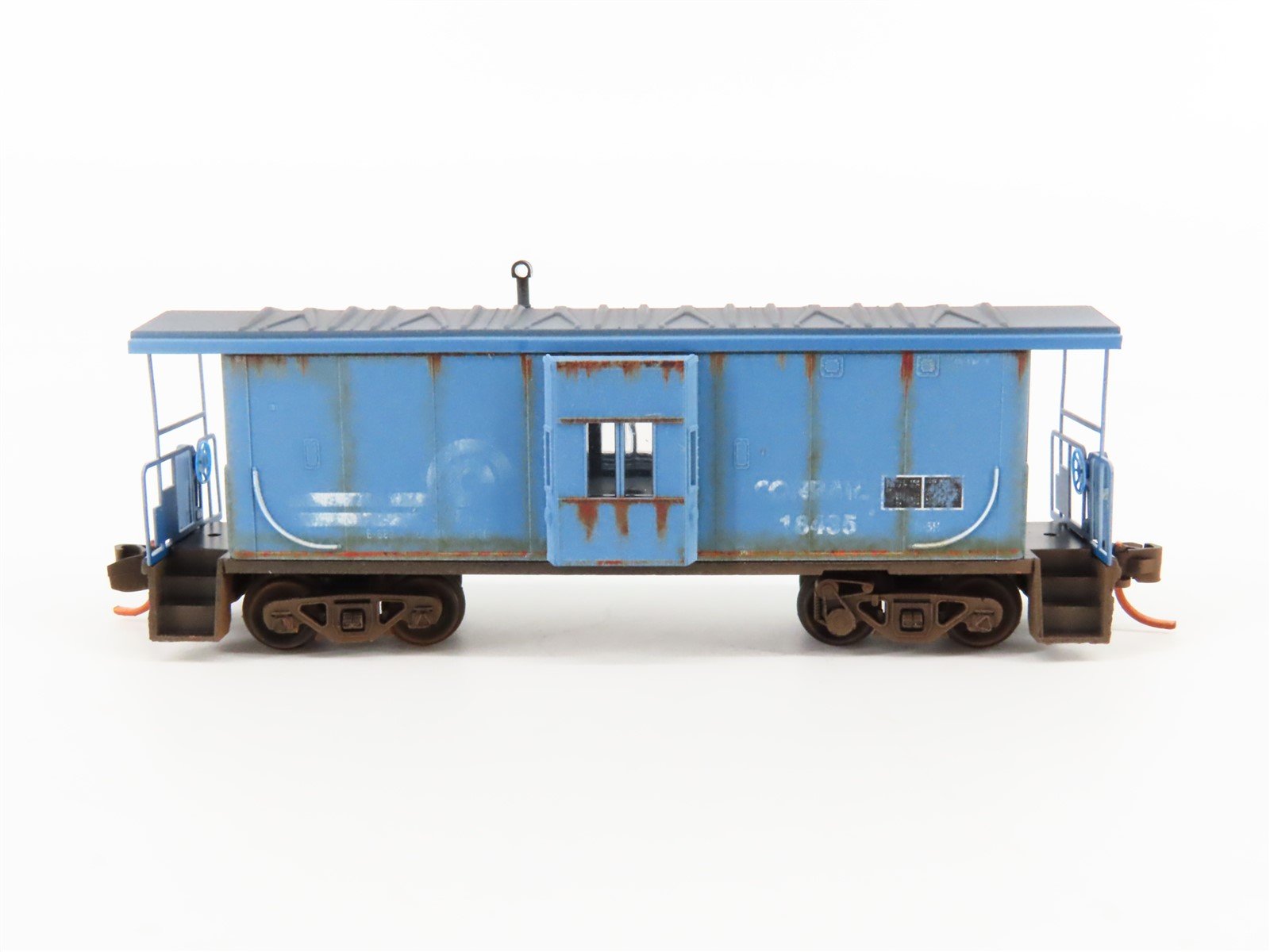N Scale Micro-Trains MTL 13055020 CR Conrail Bay Window Caboose #18435 Weathered