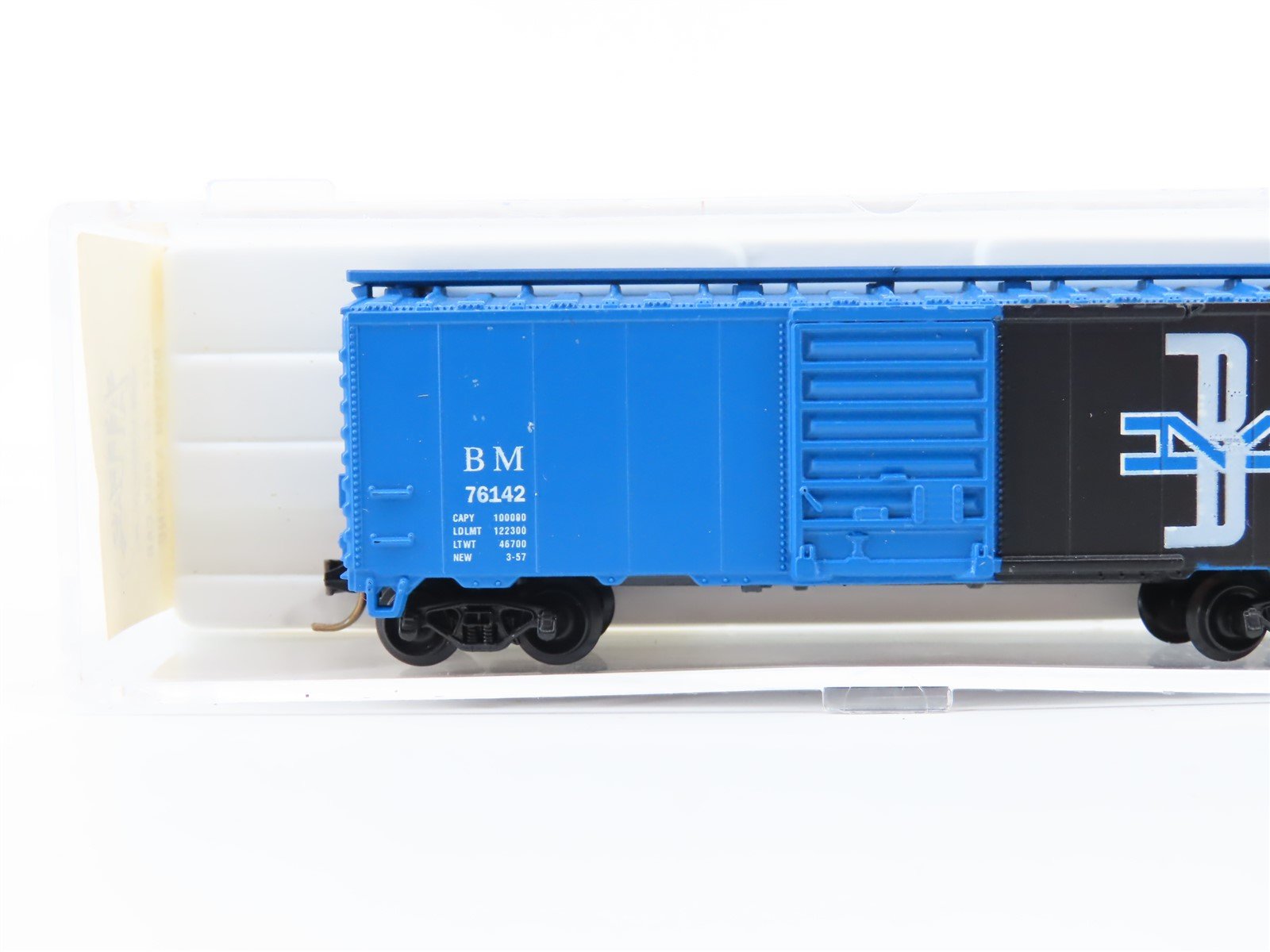 N Scale Atlas 3437 B&M Boston & Maine 40' Boxcar #76142