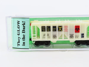 N Scale Deluxe Innovations 73002 XTXX Toxic Transport 2-Bay Hopper  #250624