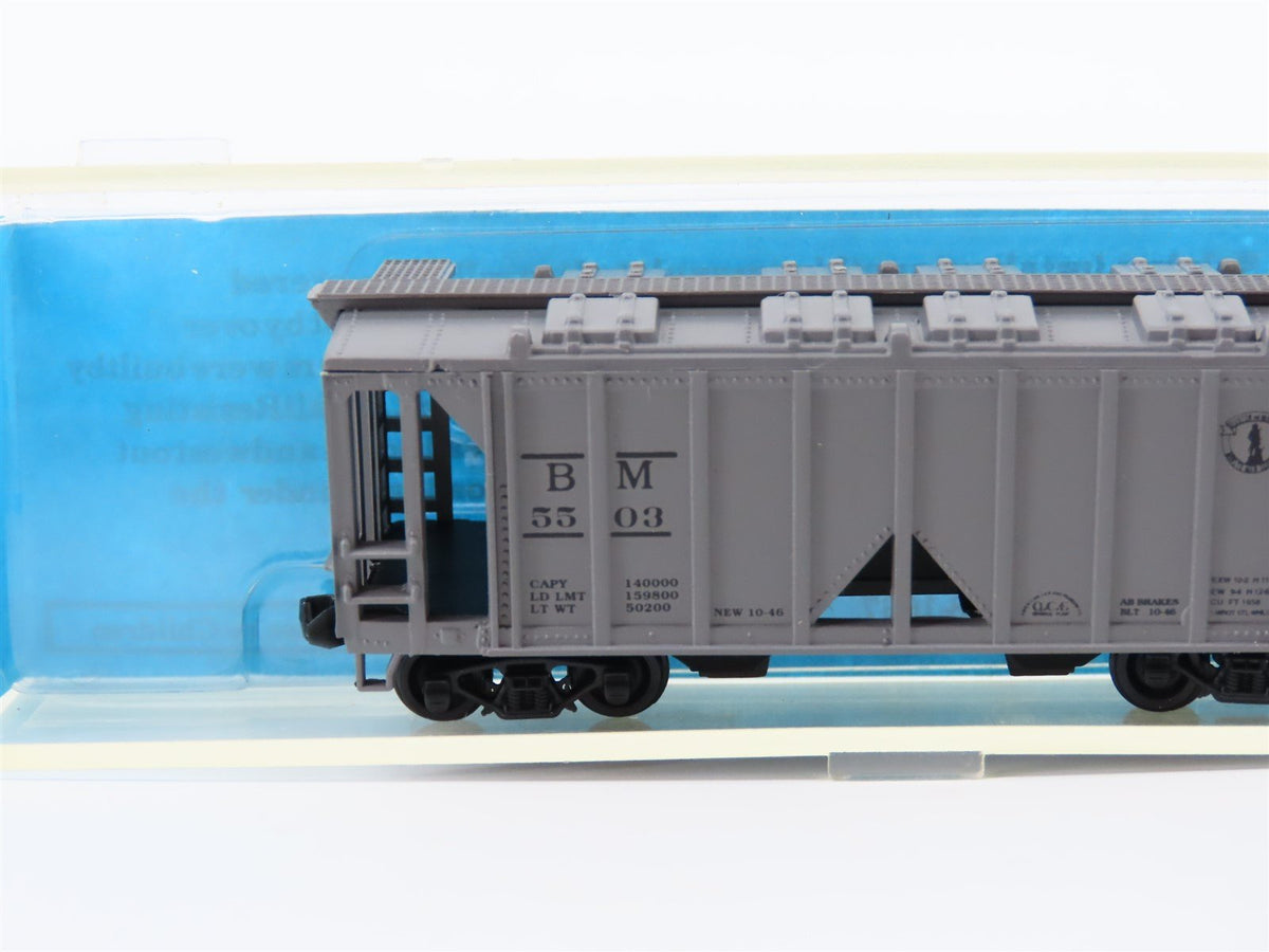 N Scale Deluxe Innovations 7060 B&amp;M Boston &amp; Maine 2 Bay Covered Hopper #5503