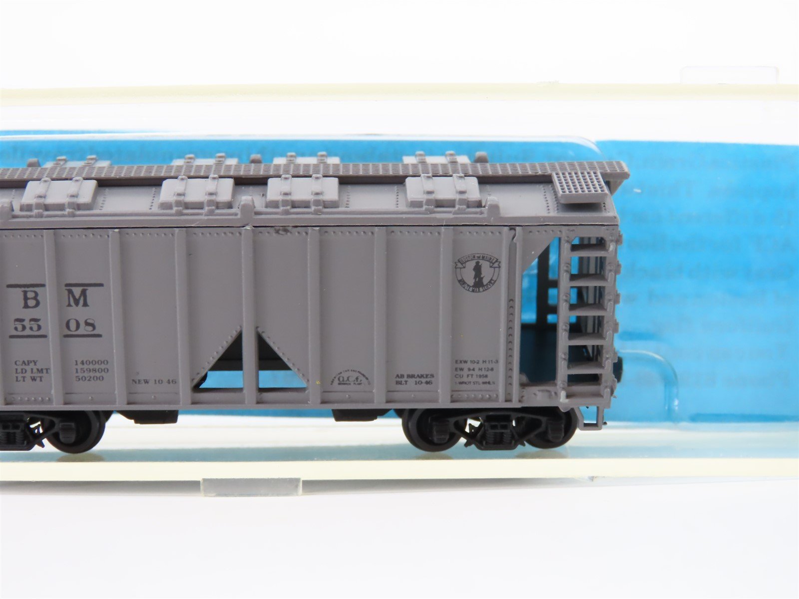N Scale Deluxe Innovations 7060 B&M Boston & Maine 2 Bay Covered Hopper  #5508