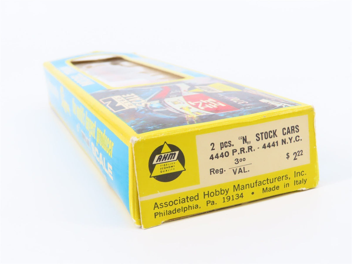 N Scale AHM 4440/4441 IC/MILW Railroad 50&#39; Boxcars 2-Pack