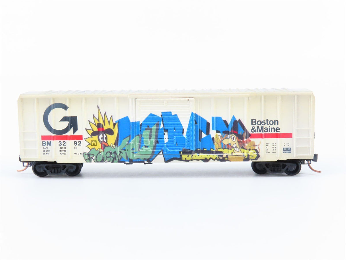 N Scale Micro-Trains MTL 02544400 BM Boston &amp; Maine Box Car #3292 w/ Graffiti