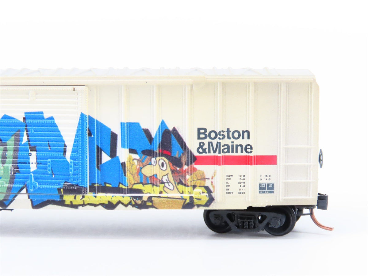 N Scale Micro-Trains MTL 02544400 BM Boston &amp; Maine Box Car #3292 w/ Graffiti