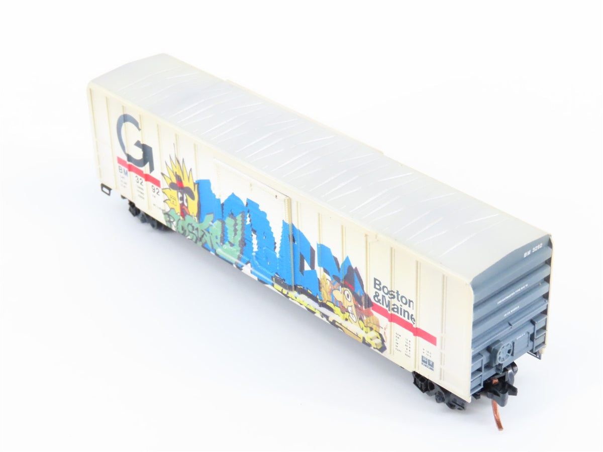 N Scale Micro-Trains MTL 02544400 BM Boston &amp; Maine Box Car #3292 w/ Graffiti