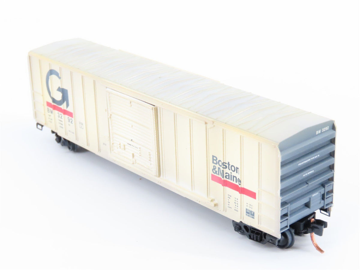 N Scale Micro-Trains MTL 02544400 BM Boston &amp; Maine Box Car #3292 w/ Graffiti