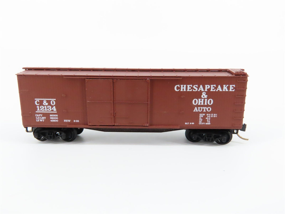 N Scale Kadee Micro-Trains MTL 43070 C&amp;O Chesapeake &amp; Ohio 40&#39; Box Car #12134