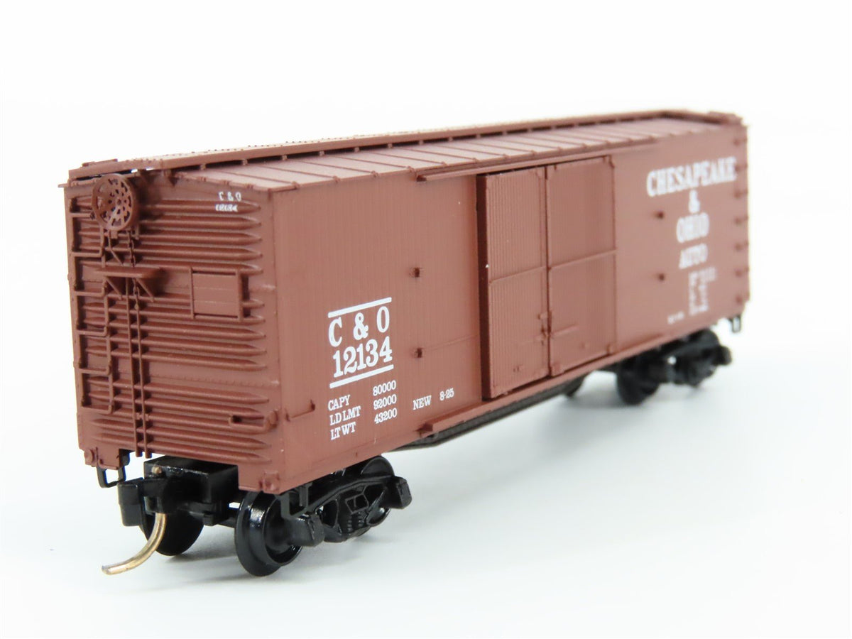 N Scale Kadee Micro-Trains MTL 43070 C&amp;O Chesapeake &amp; Ohio 40&#39; Box Car #12134
