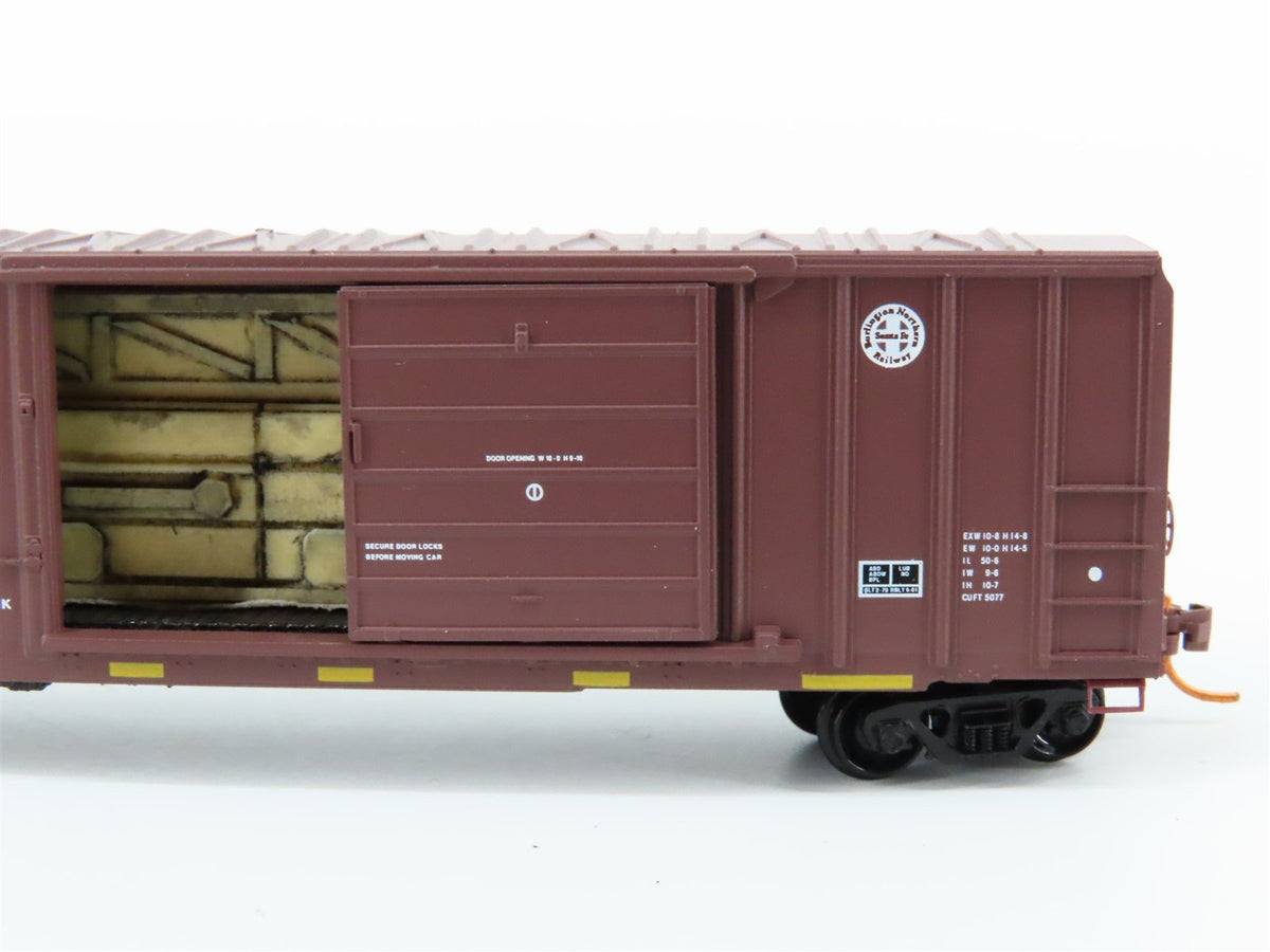 N Scale Micro-Trains MTL 02500740 BNSF Railway 50&#39; Box Car w/ Load #727874