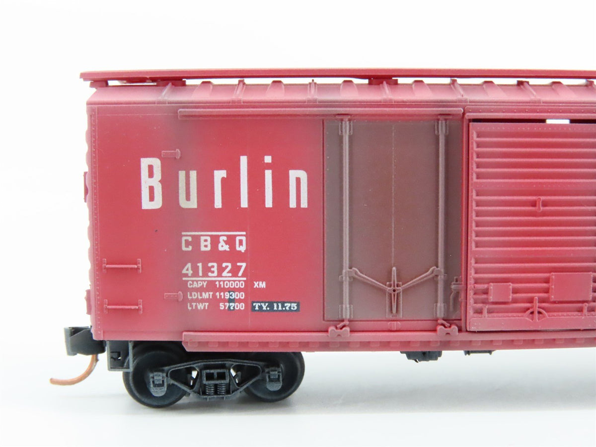 N Micro-Trains MTL 02244130 CB&amp;Q Burlington Route 40&#39; Box Car #41327 Weathered