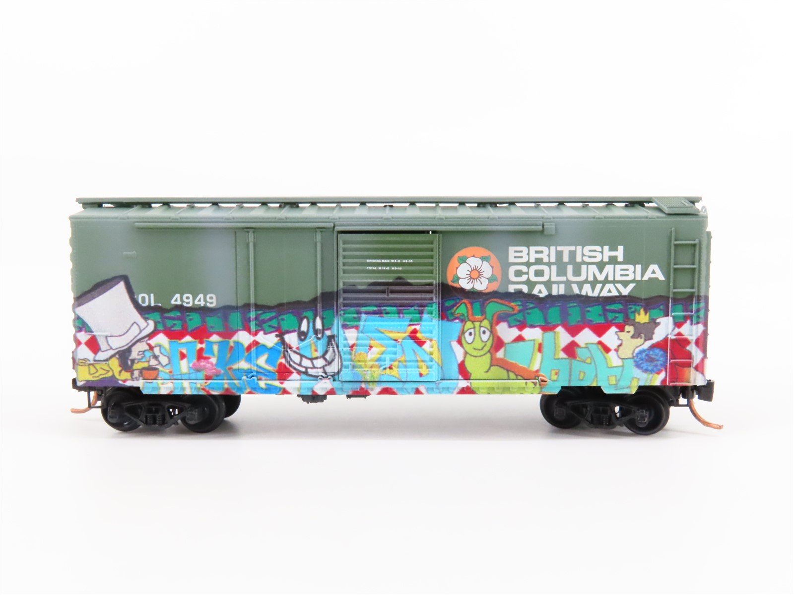 N Micro-Trains MTL 02244080 BCOL British Columbia 40' Box Car #4949 w/ Graffiti