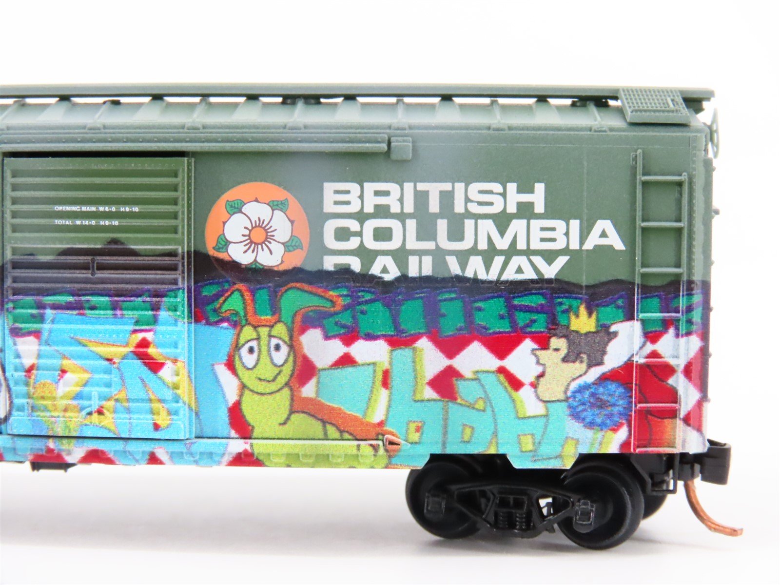 N Micro-Trains MTL 02244080 BCOL British Columbia 40' Box Car #4949 w/ Graffiti