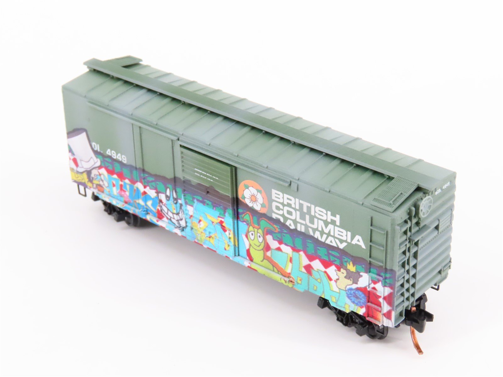 N Micro-Trains MTL 02244080 BCOL British Columbia 40' Box Car #4949 w/ Graffiti