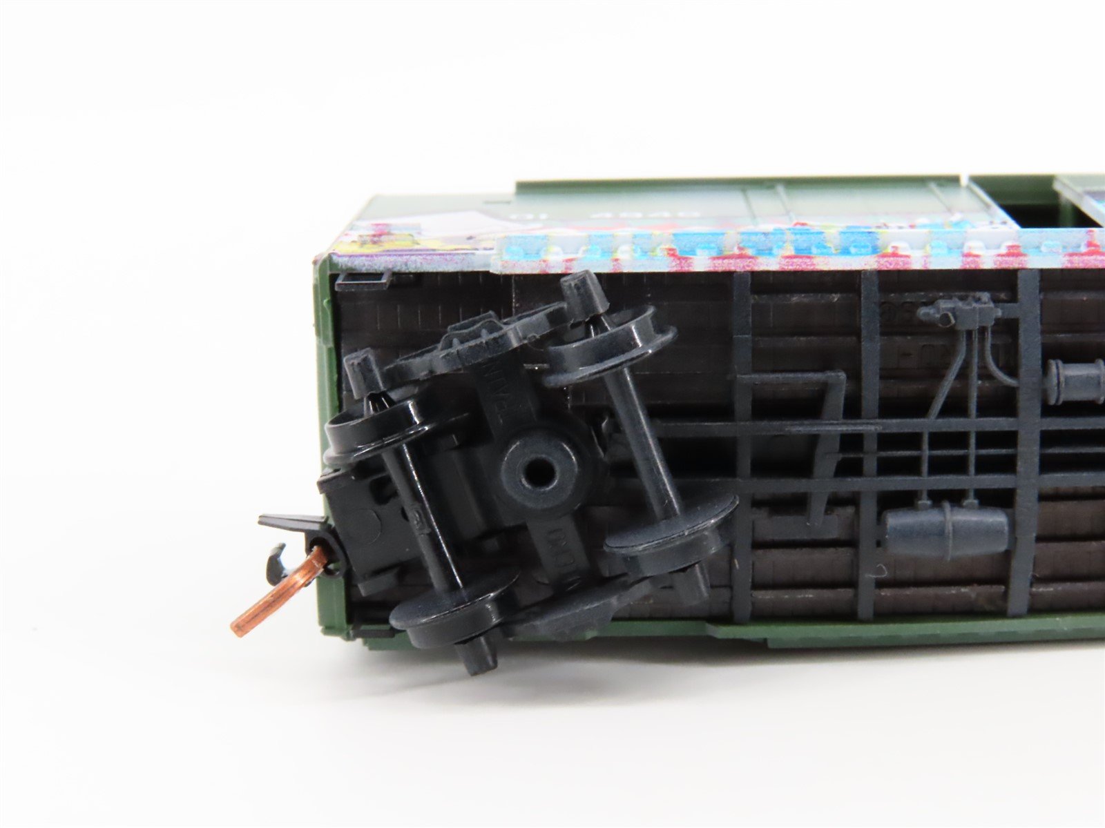 N Micro-Trains MTL 02244080 BCOL British Columbia 40' Box Car #4949 w/ Graffiti