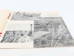 Trains Album Of Photographs Railroads Of Chicago Number 18 ©1950 SC Book