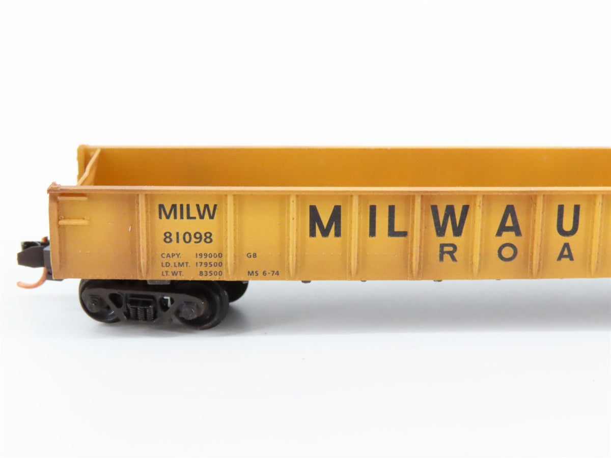 N Micro-Trains MTL 04844110 MILW Milwaukee Road 50&#39; Gondola #81098 w/ Graffiti