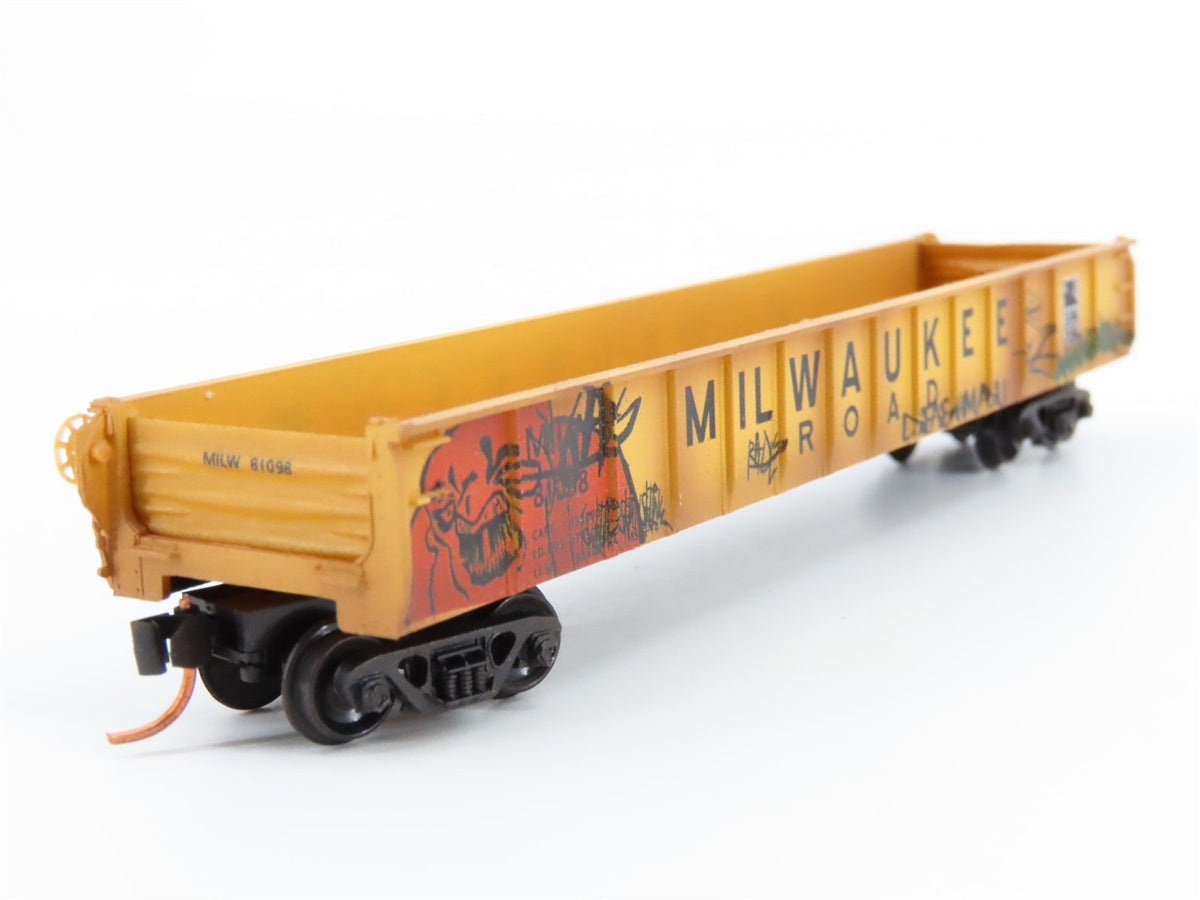 N Micro-Trains MTL 04844110 MILW Milwaukee Road 50&#39; Gondola #81098 w/ Graffiti