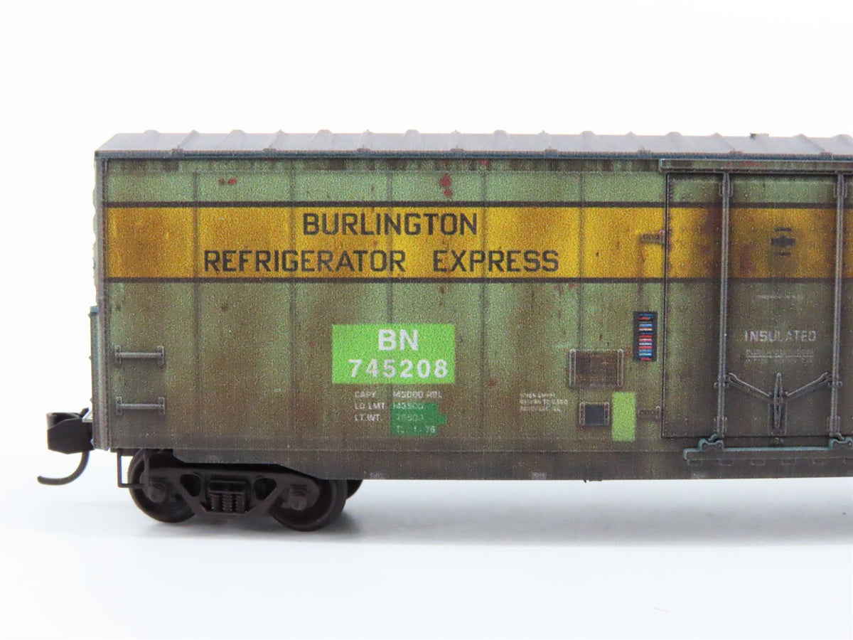 N Micro-Trains MTL 18152110 BN/ex-CB&amp;Q Burlington Route 50&#39; Box Car - Weathered