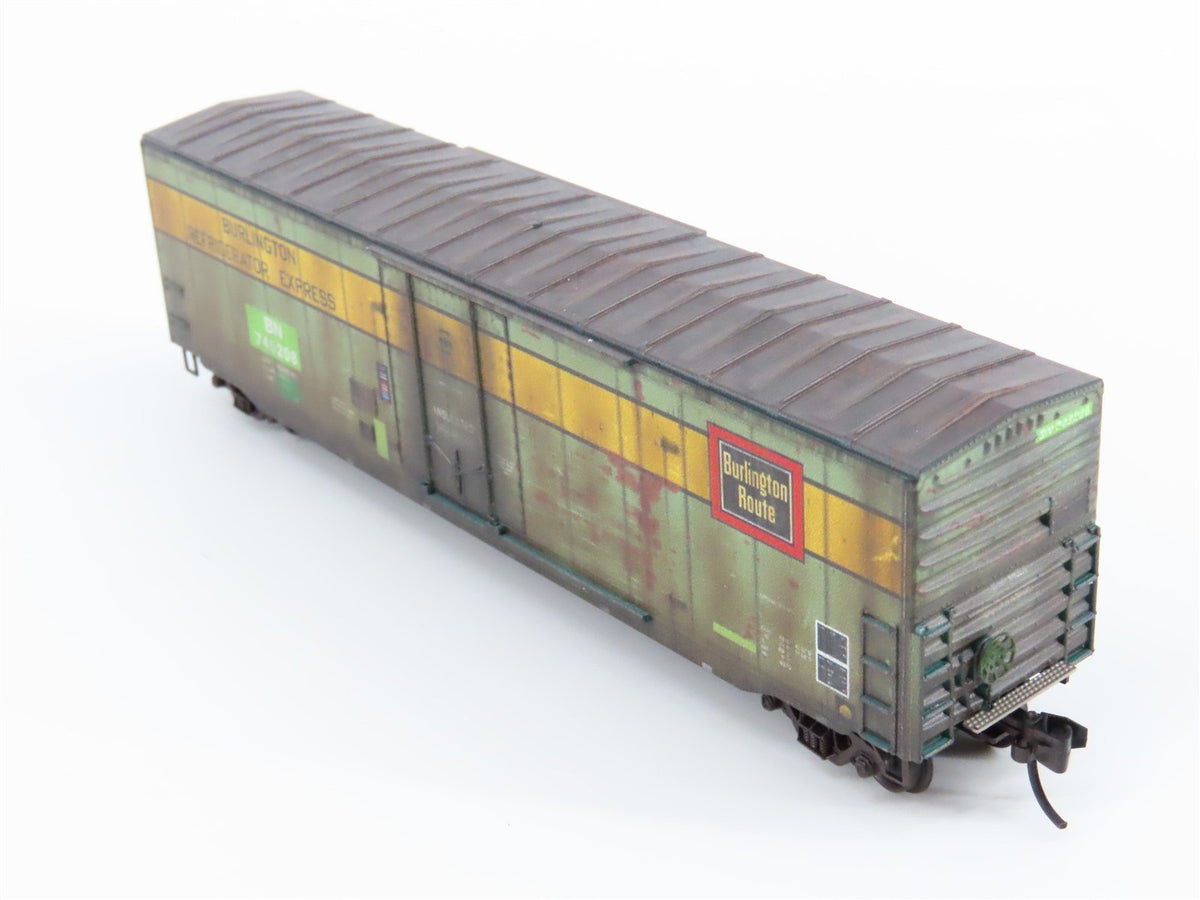 N Micro-Trains MTL 18152110 BN/ex-CB&amp;Q Burlington Route 50&#39; Box Car - Weathered