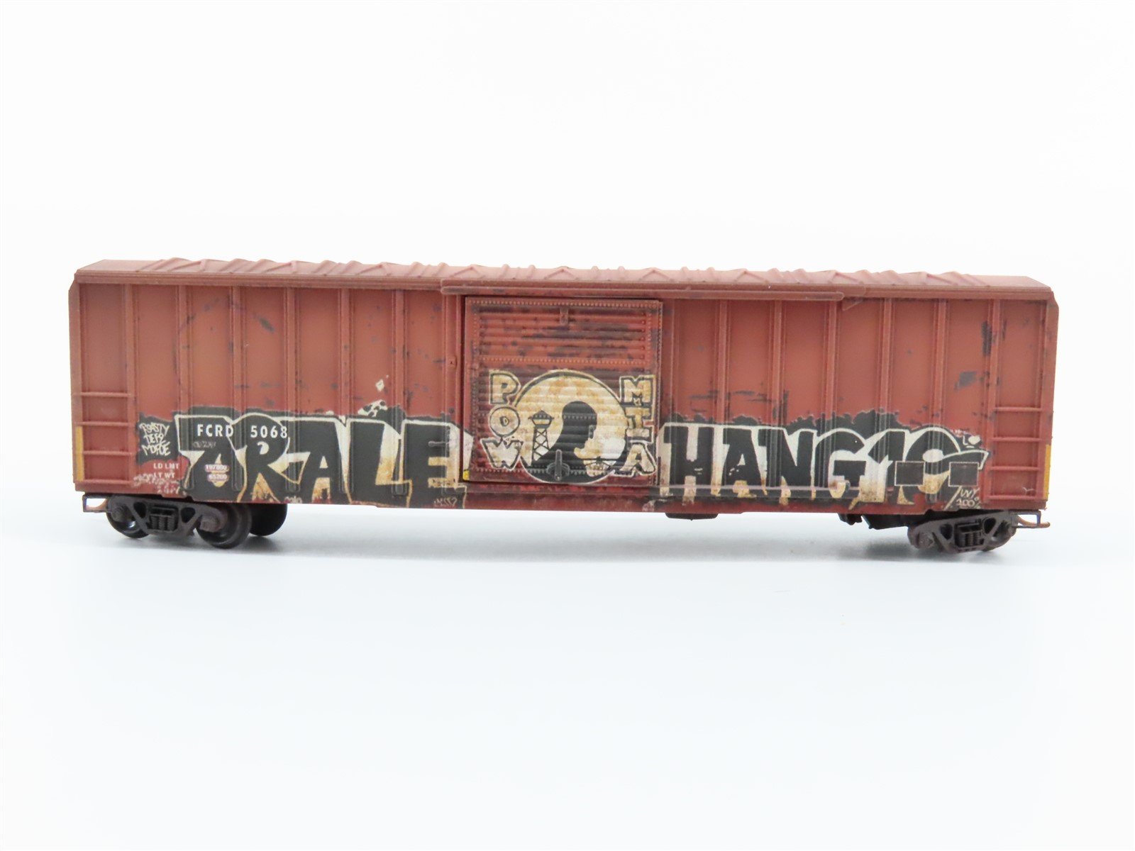 N Scale Micro-Trains MTL 02544840 FCRD POW/MIA Graffiti Box Car #5068 w/Graffiti