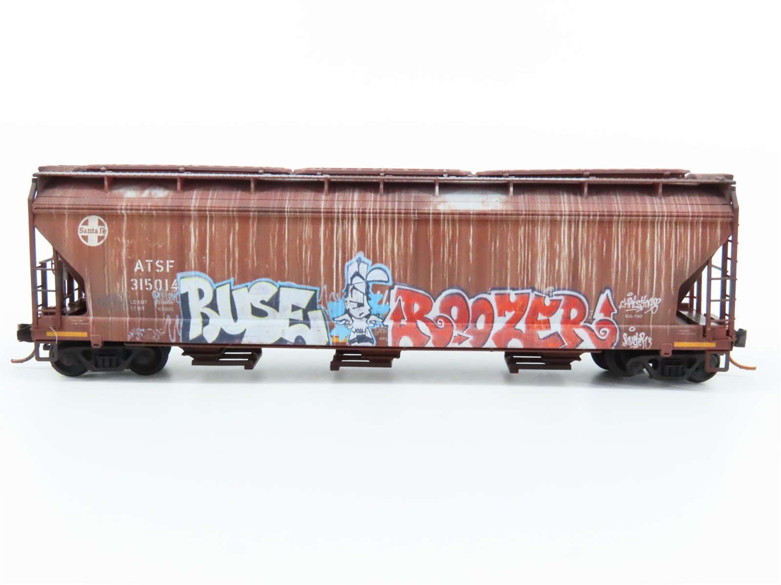 N Scale Micro-Trains MTL 09453580 ATSF Santa Fe 3-Bay Hopper #315014 w/ Graffiti