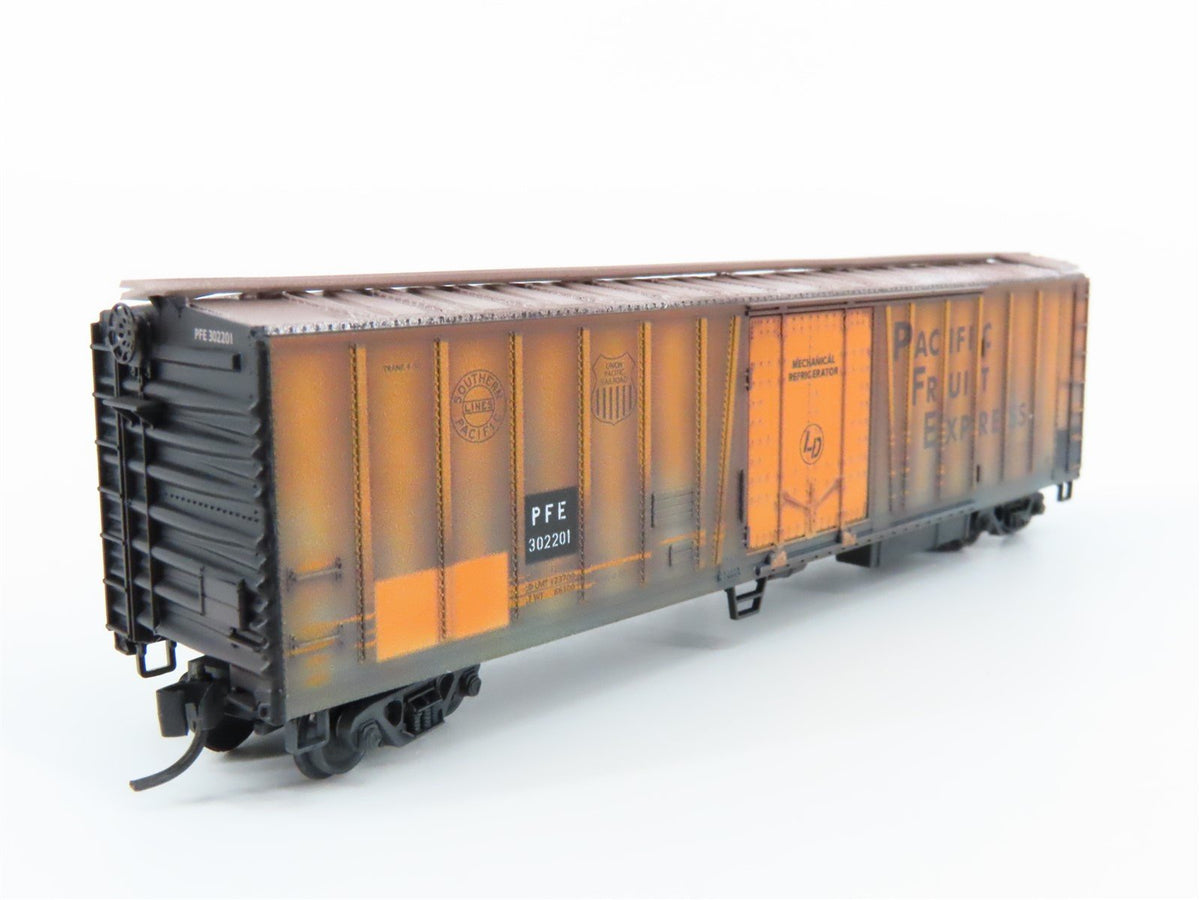 N Micro-Trains MTL 07053011 PFE Pacific Fruit Express Reefer #302201 Weathered