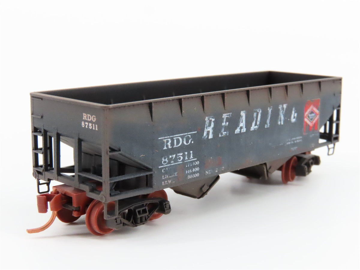 N Scale Micro-Trains MTL 05544470 RDG Reading 2-Bay Hopper #87511 - Weathered