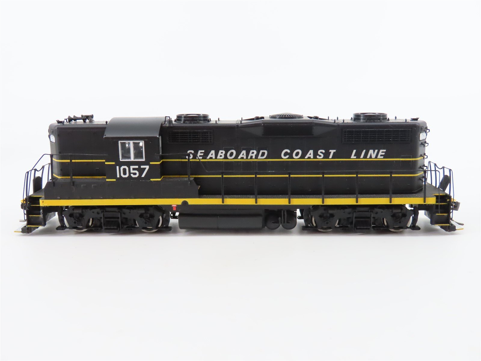 HO Scale Proto 2000 SCL Seaboard Coast Line EMD GP18 Diesel #1057