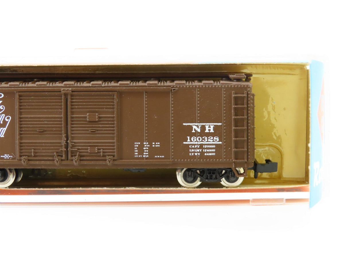 N Scale Roco 28704 NH New Haven 40&#39; Double Door Box Car #180361