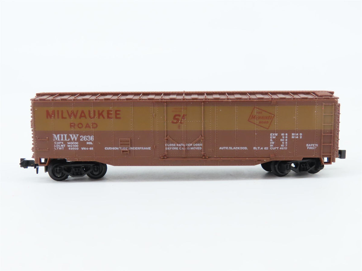 N Scale Lima MILW Milwaukee Road 45&#39; Plug Door Box Car #2636