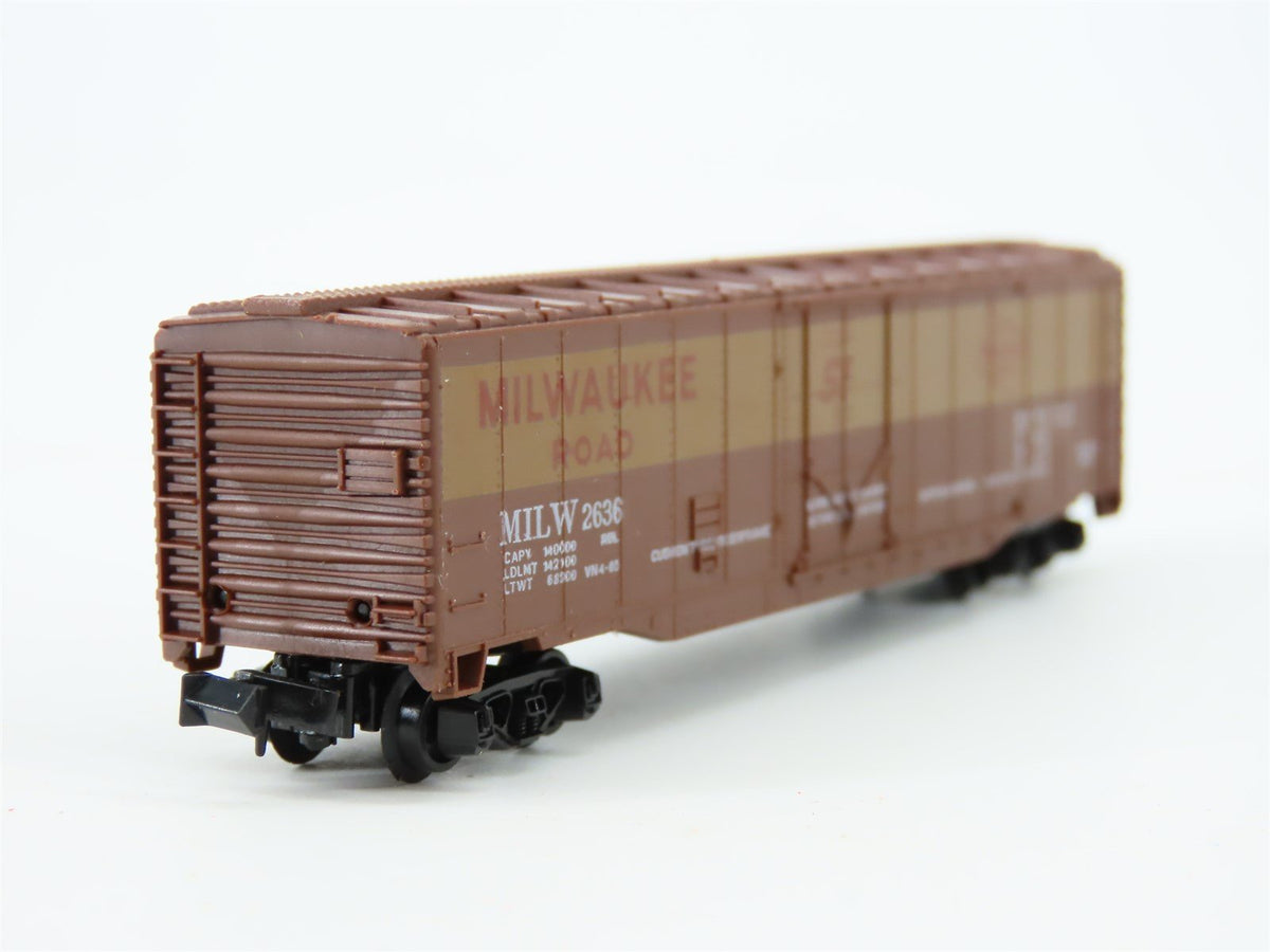 N Scale Lima MILW Milwaukee Road 45&#39; Plug Door Box Car #2636