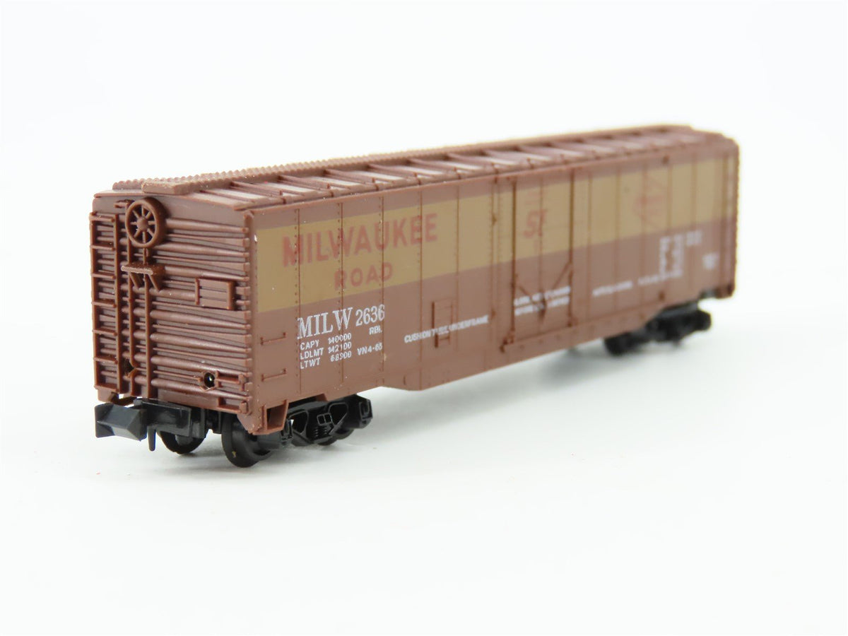 N Scale Lima MILW Milwaukee Road 45&#39; Plug Door Box Car #2636