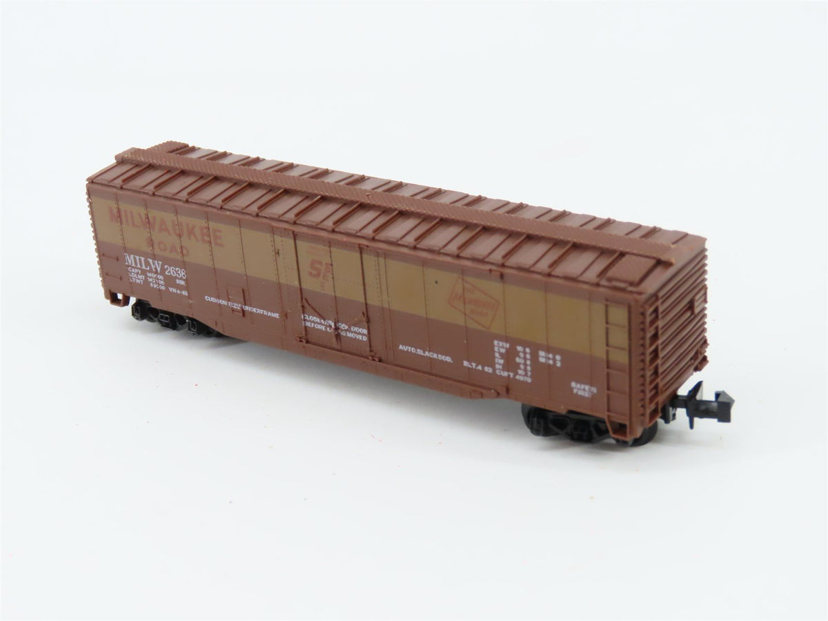 N Scale Lima MILW Milwaukee Road 45&#39; Plug Door Box Car #2636