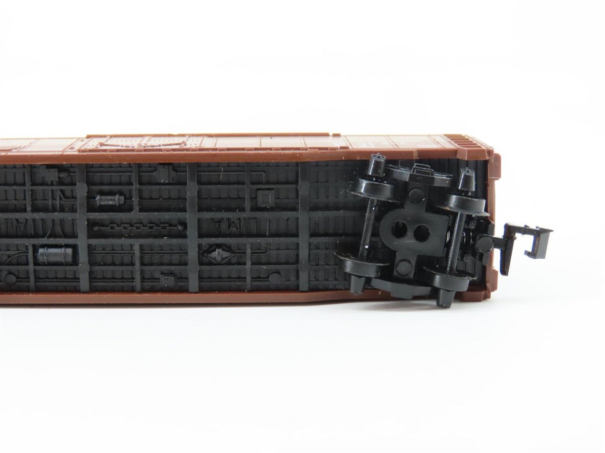 N Scale Lima MILW Milwaukee Road 45&#39; Plug Door Box Car #2636