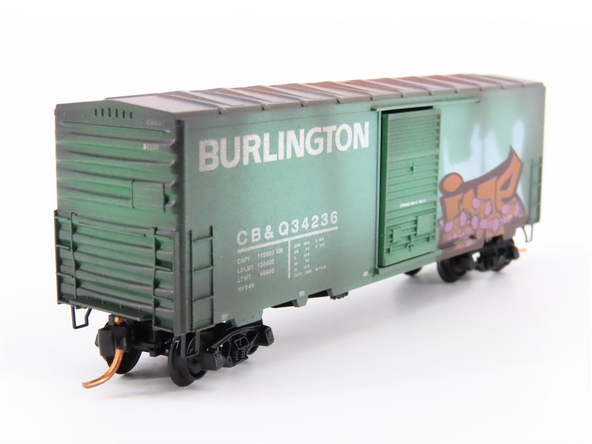 N Micro-Trains MTL 02444310 CB&amp;Q Burlington Route Box Car #34236 w/ Graffiti