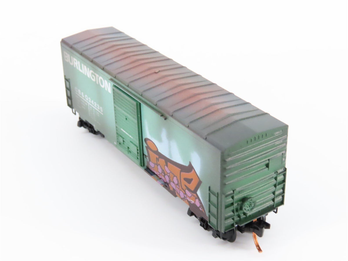 N Micro-Trains MTL 02444310 CB&amp;Q Burlington Route Box Car #34236 w/ Graffiti