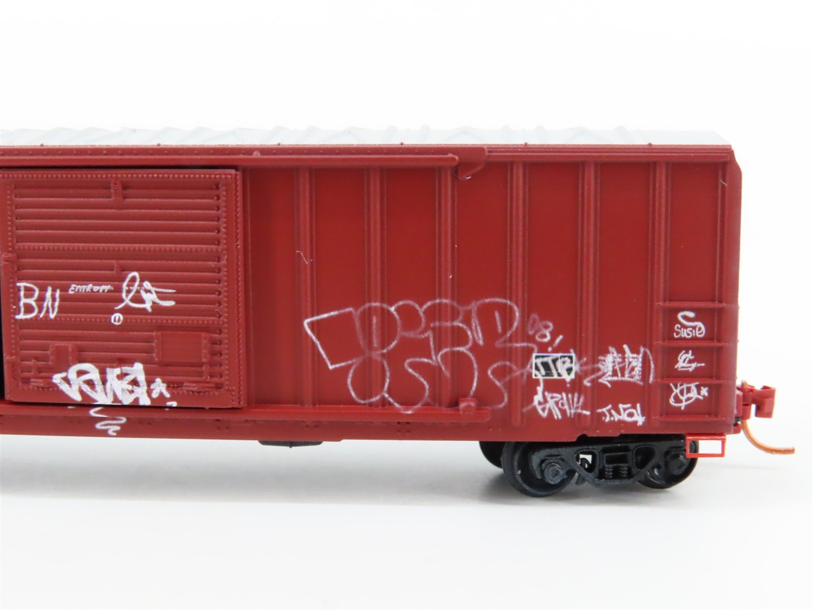 N Micro-Trains MTL 02544006 EEC East Erie Commercial Box Car #1311 w/ Graffiti