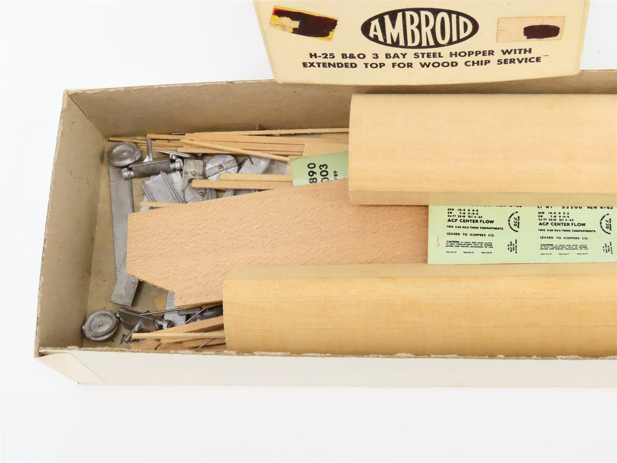 HO Scale Amrboid Craftsman Kit #H-25 Undecorated B&amp;O 3-Bay Wood-Chip Hopper